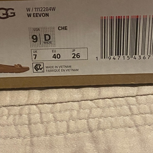 Authentic NWOT Tags UGG loafers - Picture 2 of 3